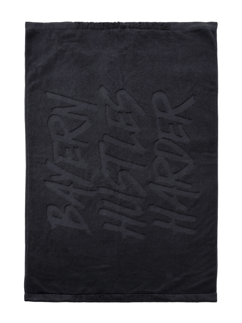 FC Bayern Duschtuch Hustles Harder 140x70 cm - Schwarz