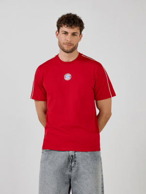 FC Bayern T-Shirt Essentials - Rot